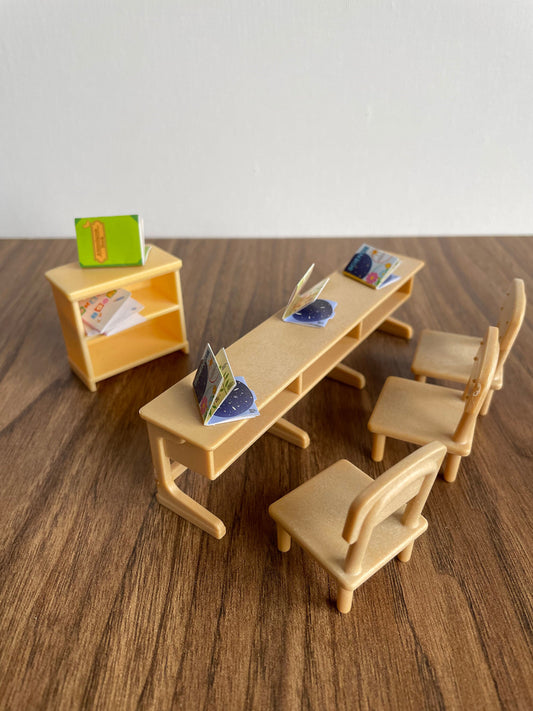 Country school desks and chairs — Sylvanian Families / Calico Critters
