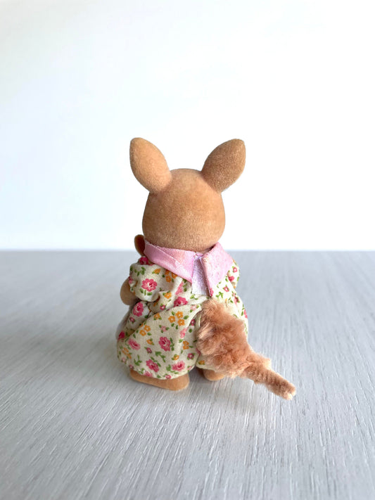 Hopper kangaroo mama with baby in pouch — vintage Sylvanian Families / Calico Critters