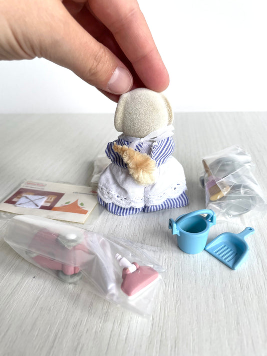 Calico Critters housekeeping set, Sylvanian Families made and accessories
