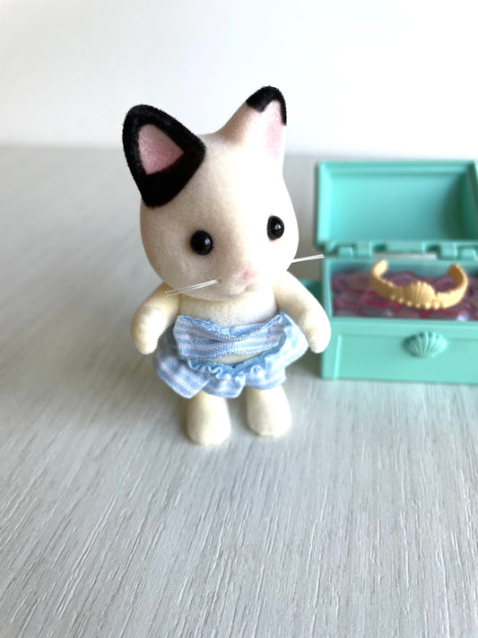 Calico Critters Seaside Treasure Set spares, pearl clamshell Lily Tuxedo Cat — Sylvanian Families