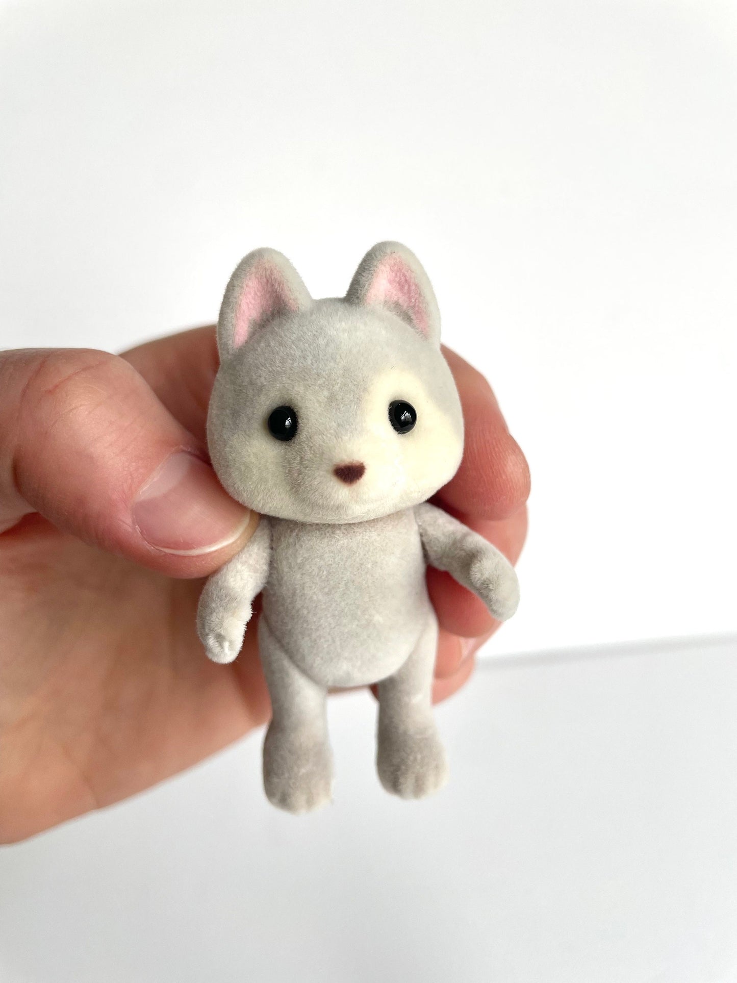 Child pale grey husky spare critter — brand new Calico Critters / Sylvanian Families figure, naked for customizing or replacement
