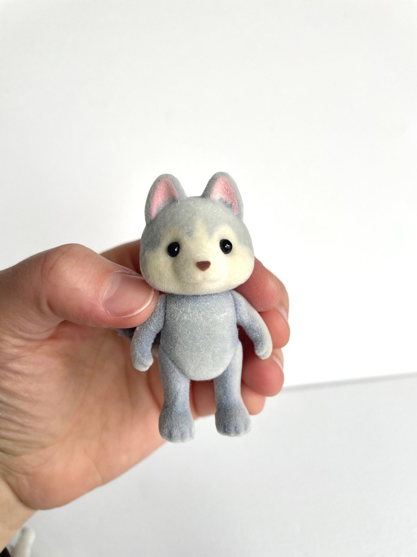 Child blue-grey husky spare critter — brand new Calico Critters / Sylvanian Families figure, naked for customizing or replacement