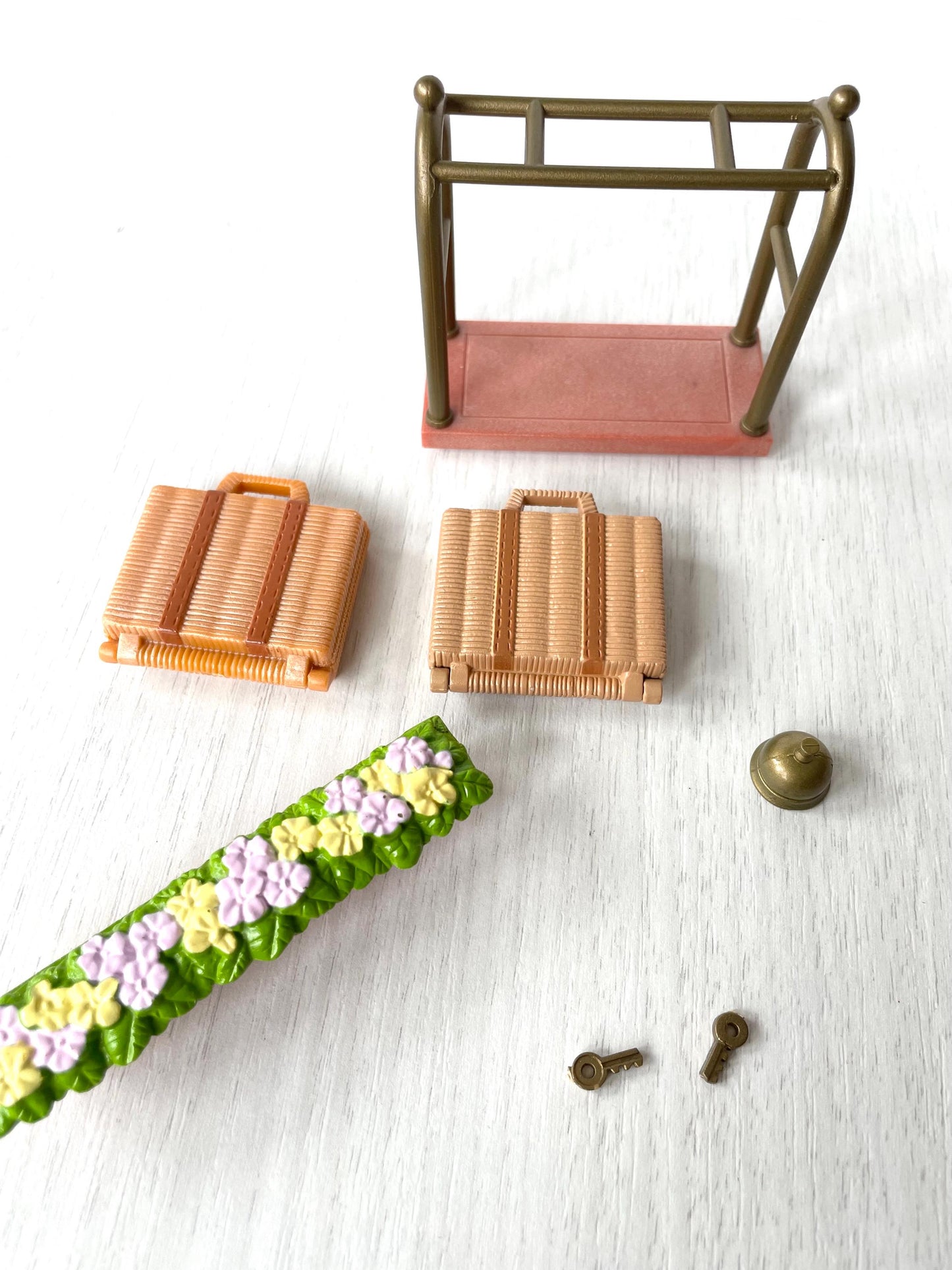 Calico Critters Vintage Grand Hotel Mansion discontinued spare parts, Sylvanian collector