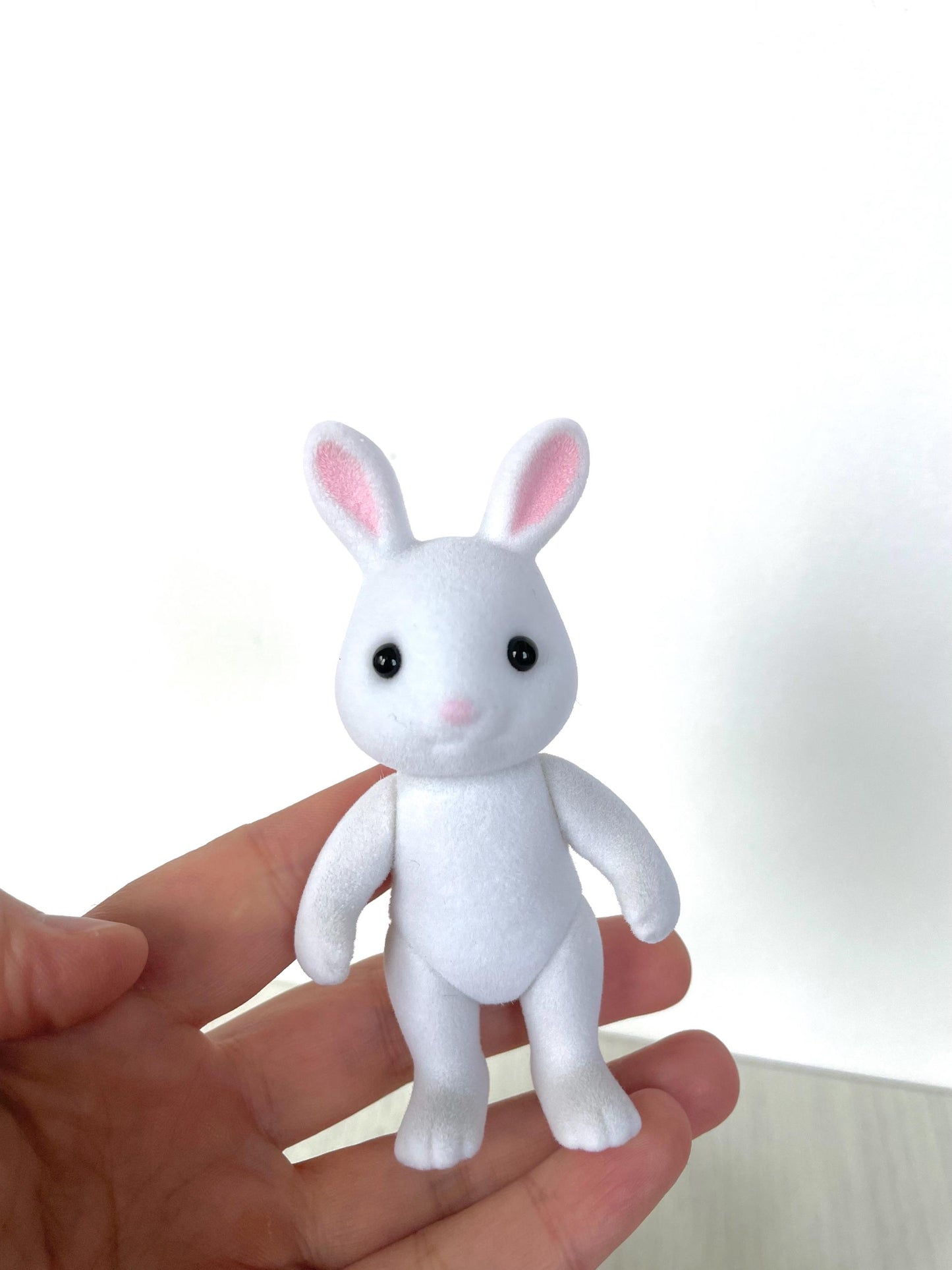 Adult white warren rabbit spare critter — brand new Calico Critters / Sylvanian Families figure, naked for customizing or replacement
