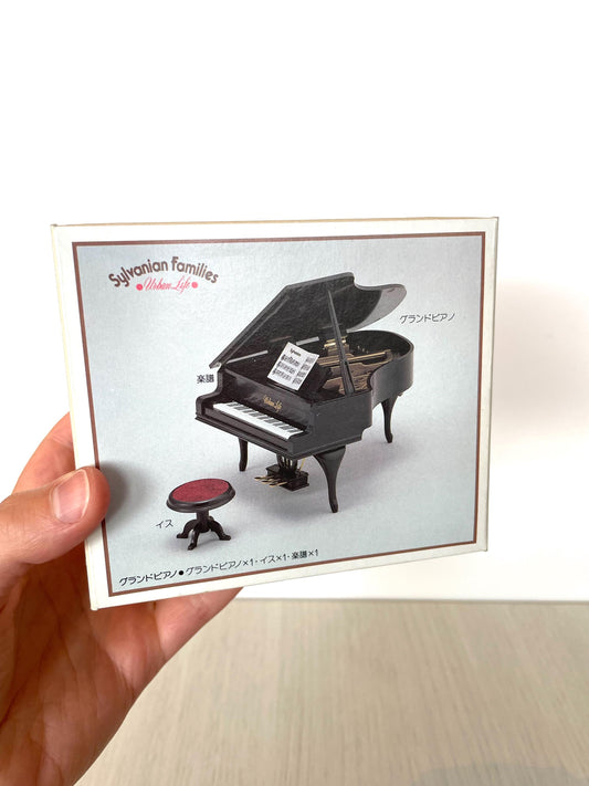 Vintage Urban Life Sylvanian Families black grand piano with box, Retro Collectible — Calico Critters