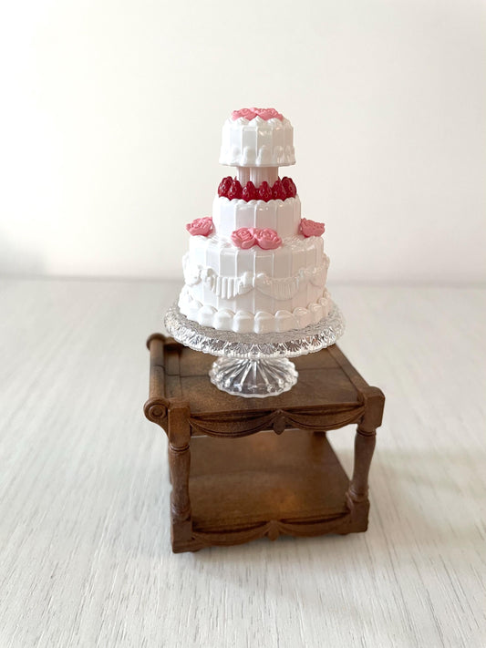 Miniature birthday or wedding cake from Calico Critters dollhouse, food cart with miniature accessories — Sylvanian Families