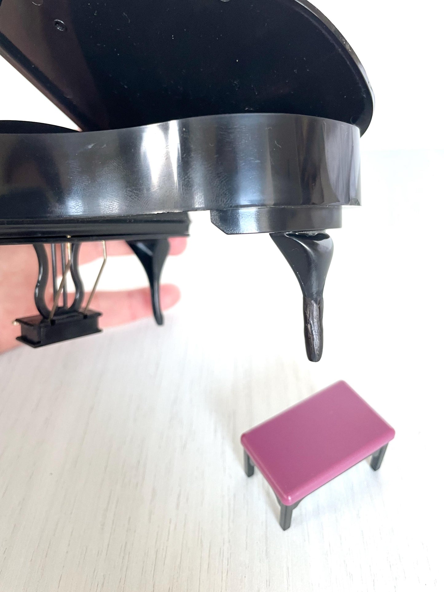 Vintage Urban Life Sylvanian Families black grand piano with repaired piano leg, Retro Collectible — Calico Critters