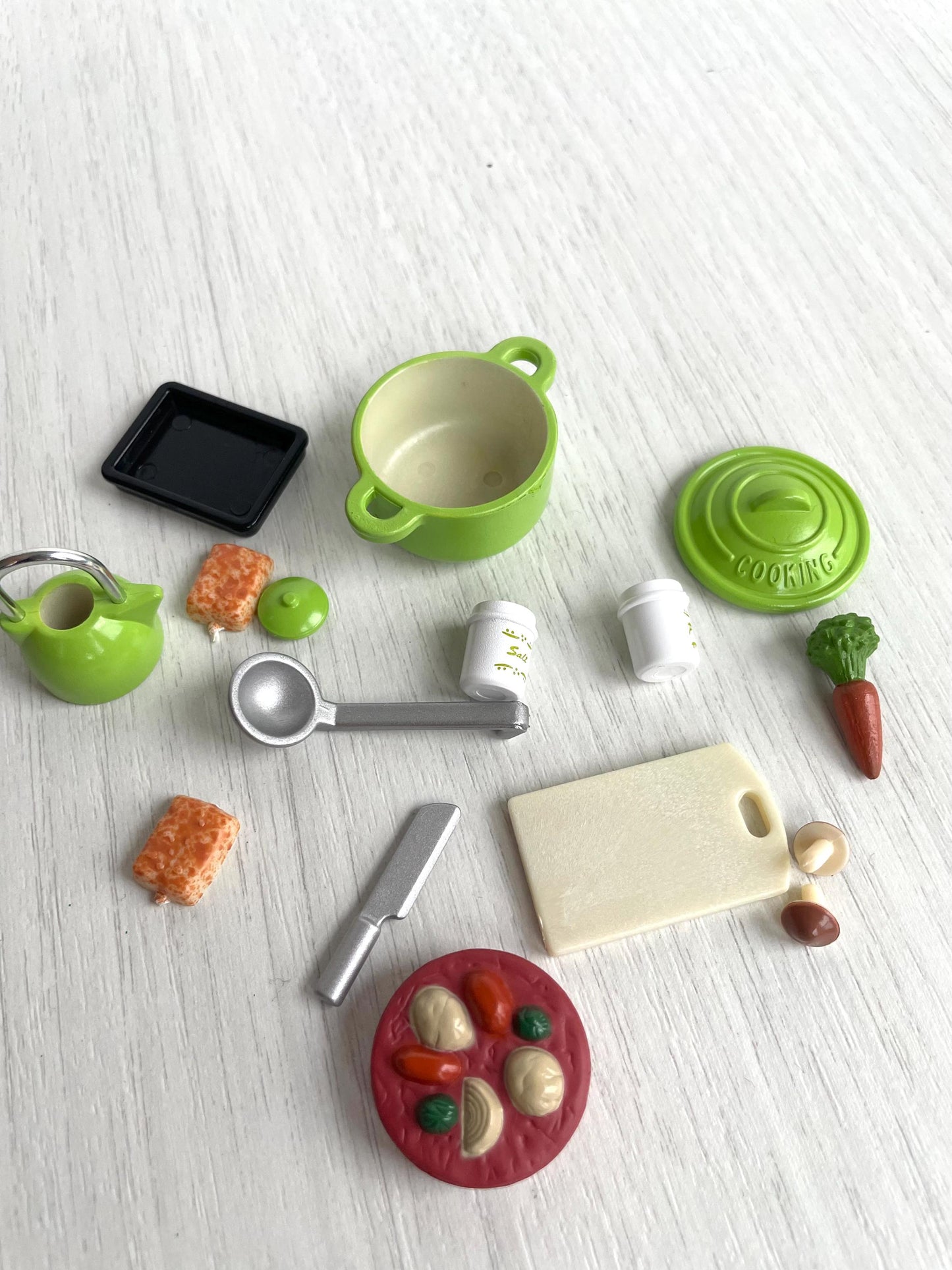 Calico Critters Miniature Kitchen Accessories Set, Green Pot, Kettle, Food — Sylvanian Families