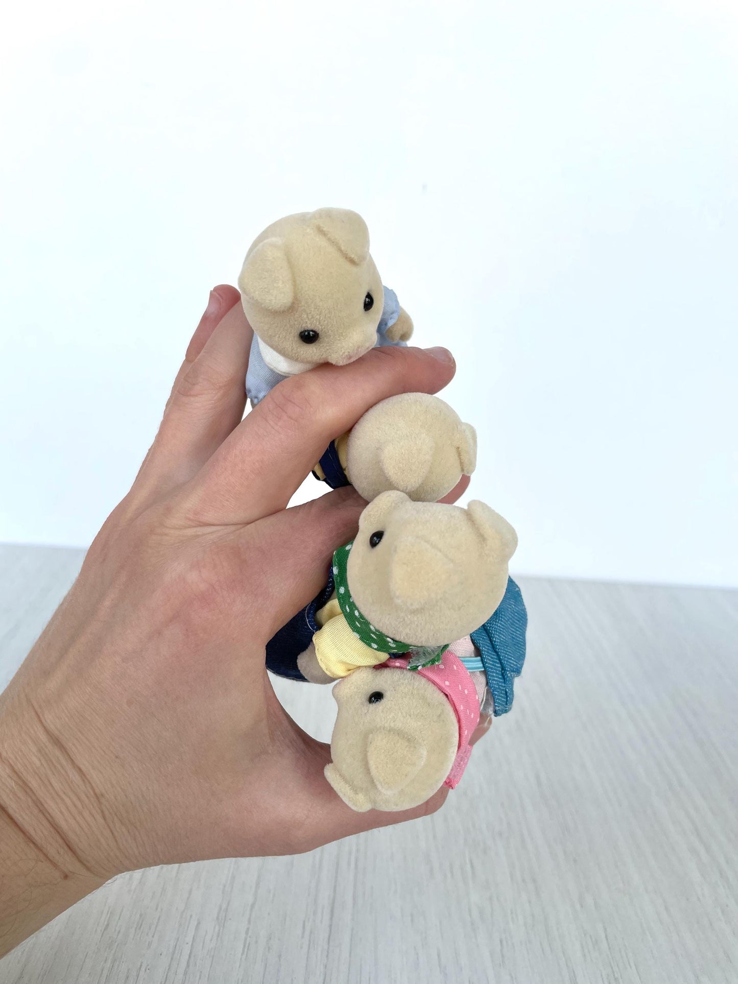 Calico Critters Grunt Pig Family — Sylvanian Families
