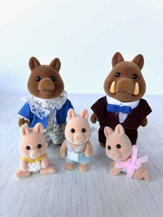 Sylvanian Families Calico Critters Wild Boar Family (Flair, boxed): the full family of five in original clothes, front view