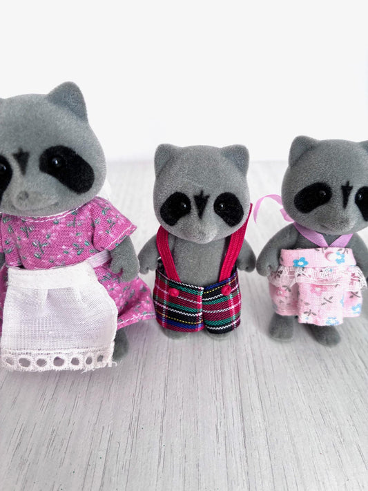 Calico Critters Sylvanian Families vintage Chestnut Raccoon family of 4, mother in pink floral dress and white apron with brother in tartan overalls
