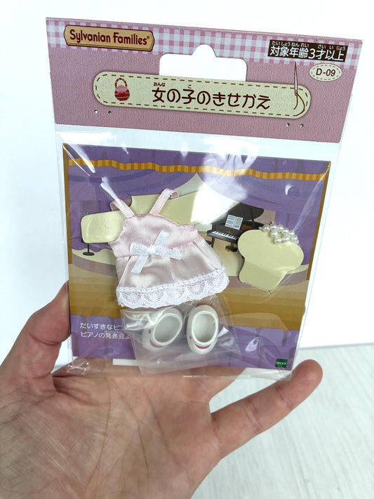 Calico Critters Sylvanian Families Japan Girl's Dress Up set D-09 sealed, pink satin dress with pearl necklace and white shoes