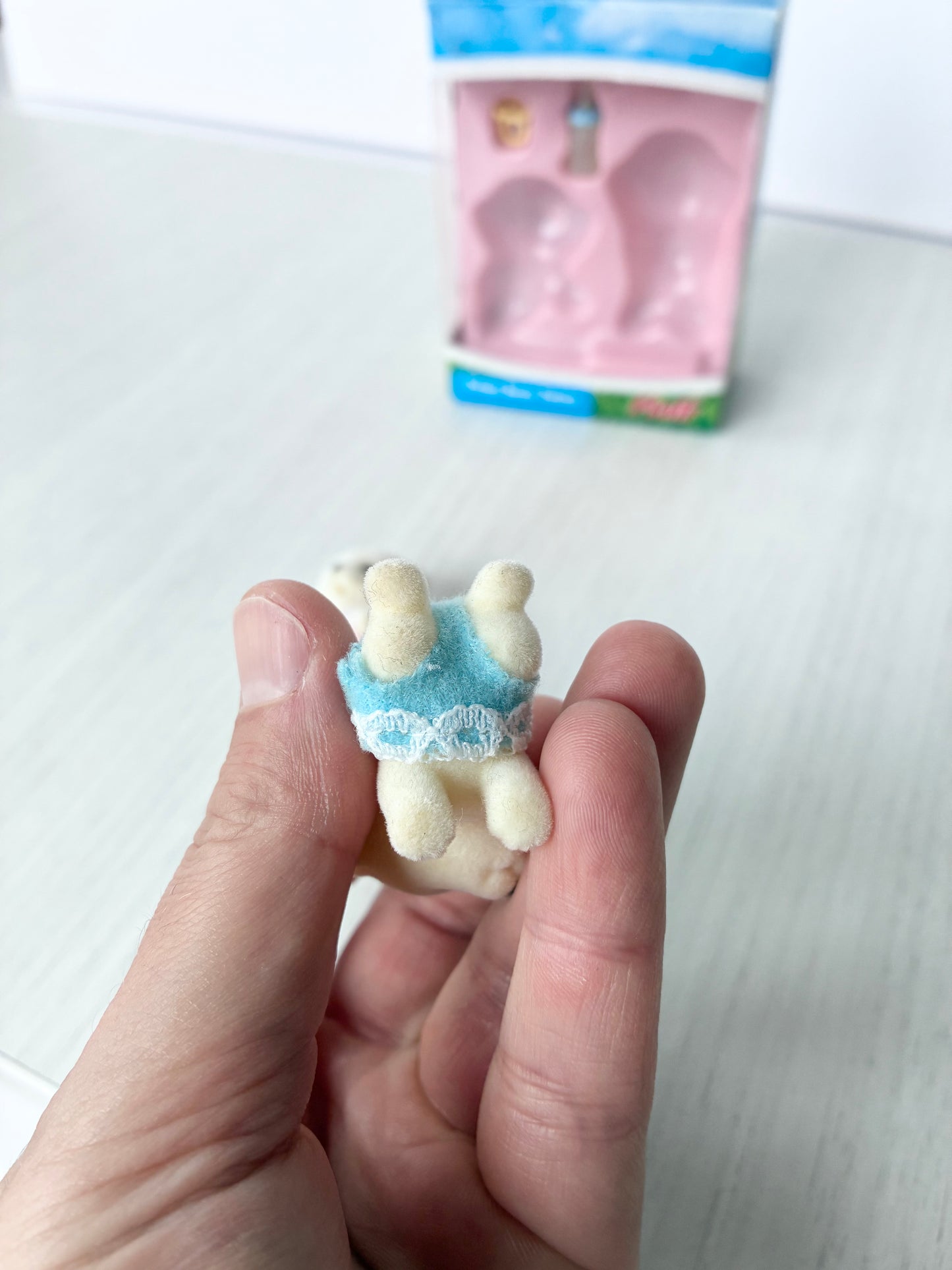 Calico Critters Sylvanian Families polar bear twins from behind