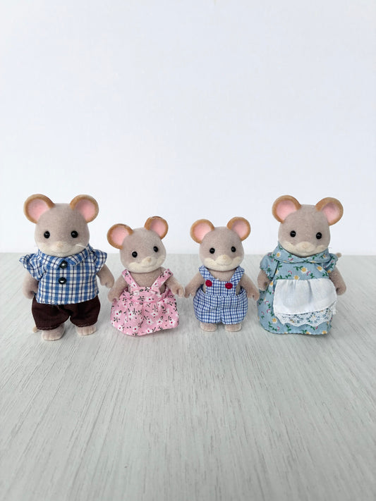 Calico Critters Sylvanian Families vintage Maces Mouse Family of four standing together