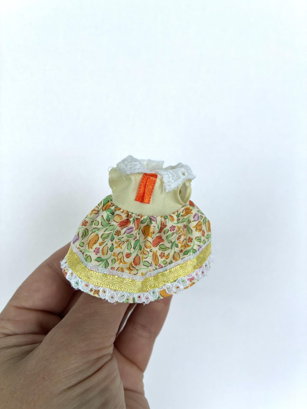 Calico Critters Sylvanian Families yellow floral mom dress with lace collar, front