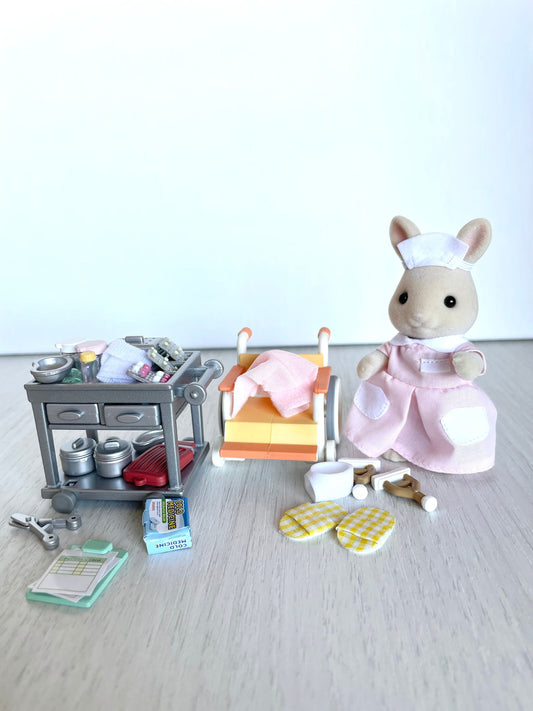 Calico Critters Nurse set new in box — Sylvanian Families