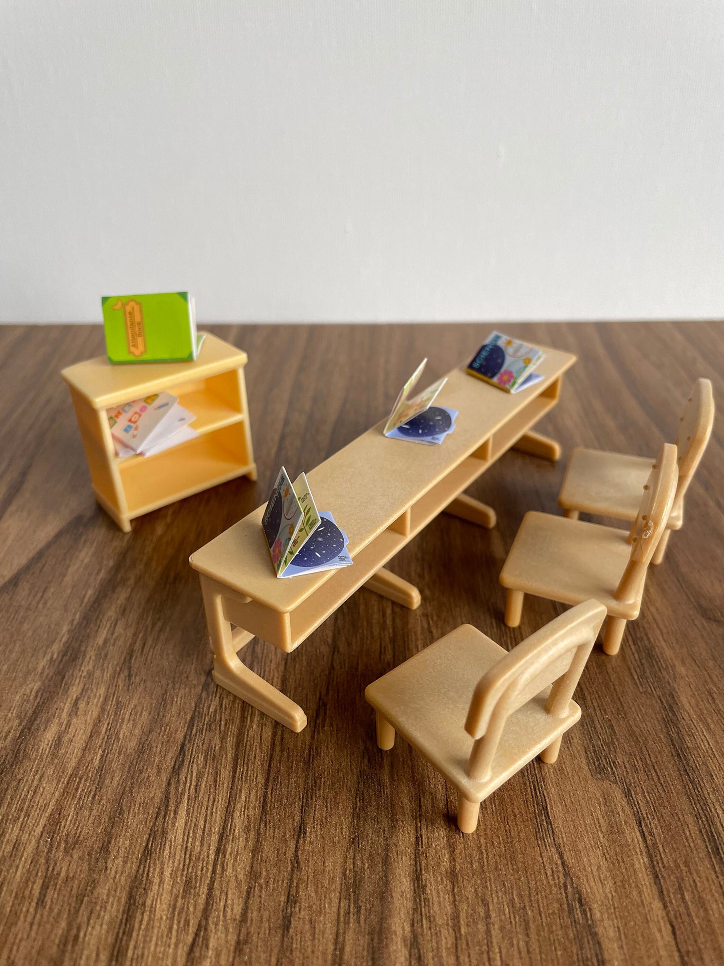 Country school desks and chairs — Sylvanian Families / Calico Critters