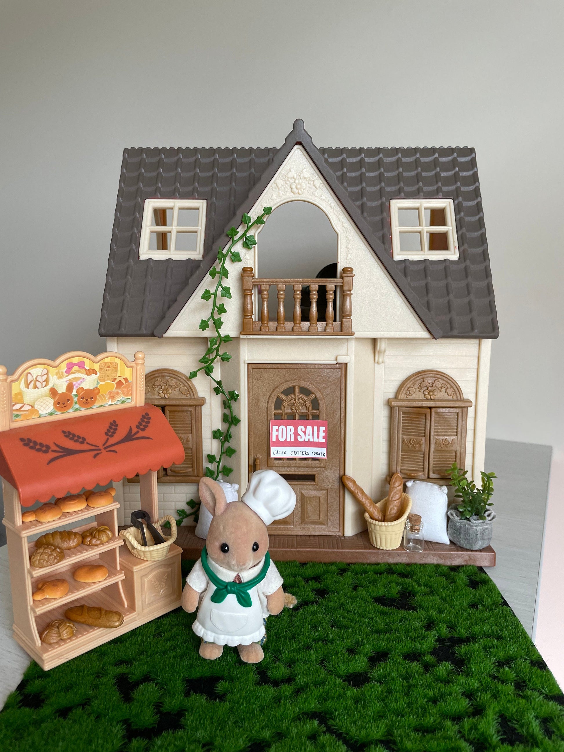 Custom Calico Critters bakery shop hand-painted red roof cottage — Sylvanian Families one of a kind