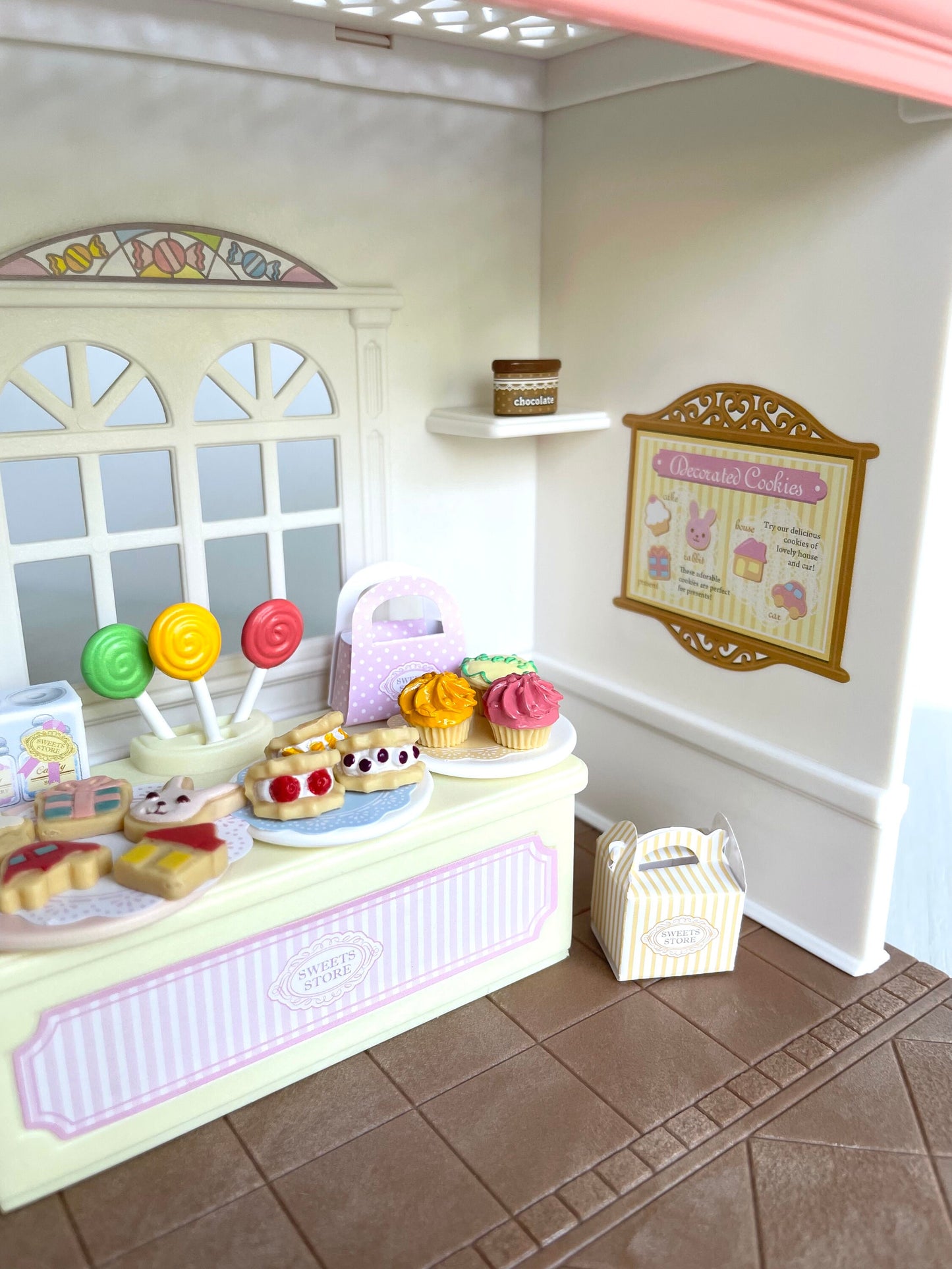Calico Critters Sweets Store complete and like new — Sylvanian Families