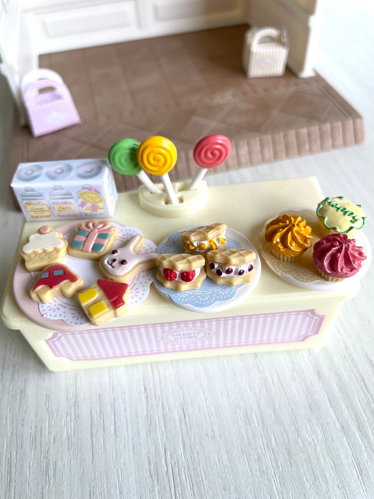 Calico Critters Sweets Store complete and like new — Sylvanian Families