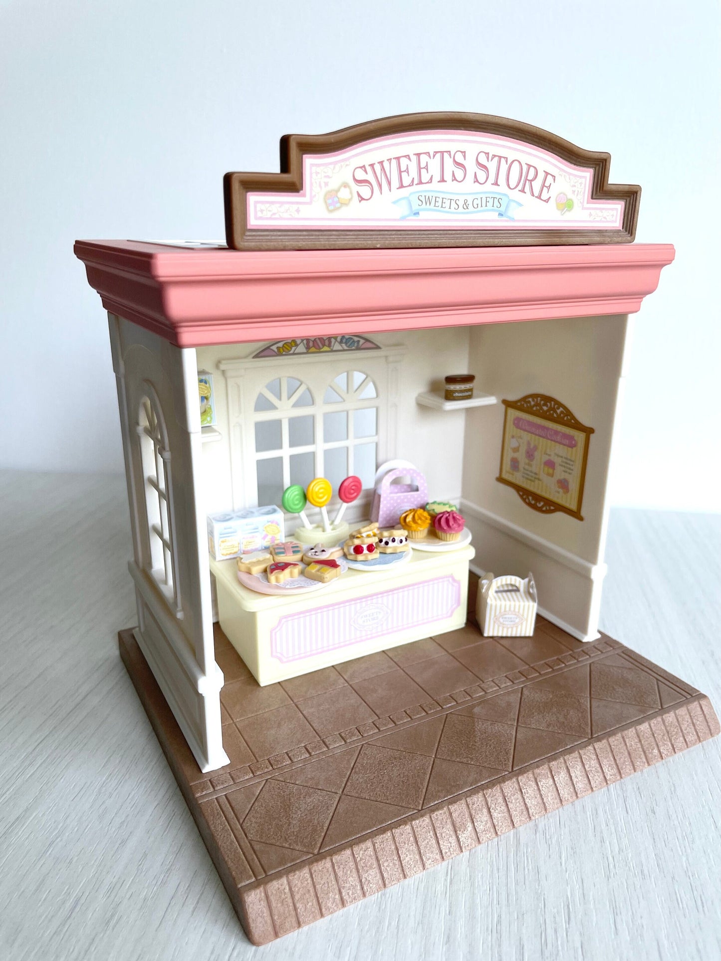 Calico Critters Sweets Store complete and like new — Sylvanian Families