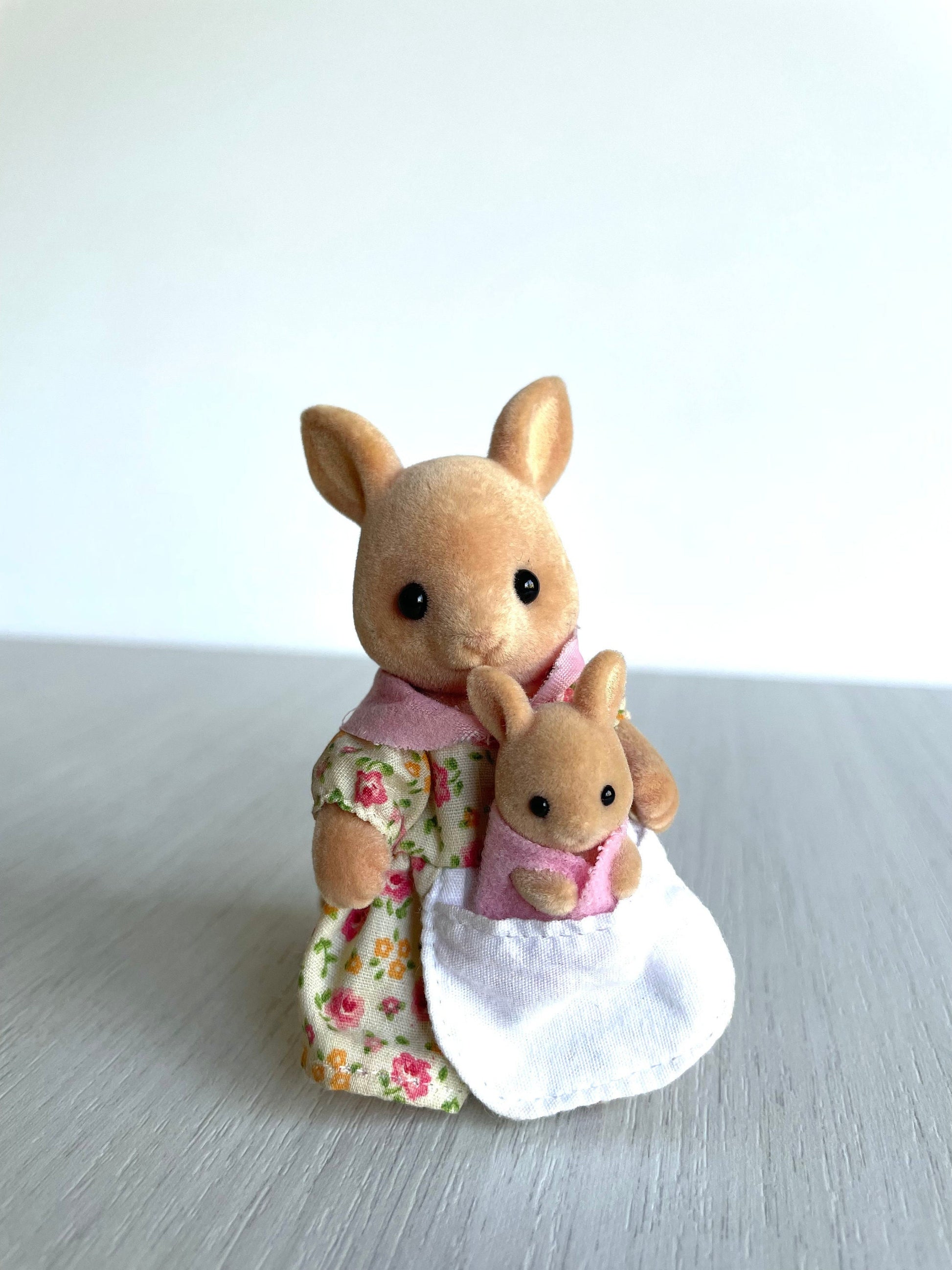 Sylvanian Families Hopper Kangaroo mama and baby figures — Calico Critters