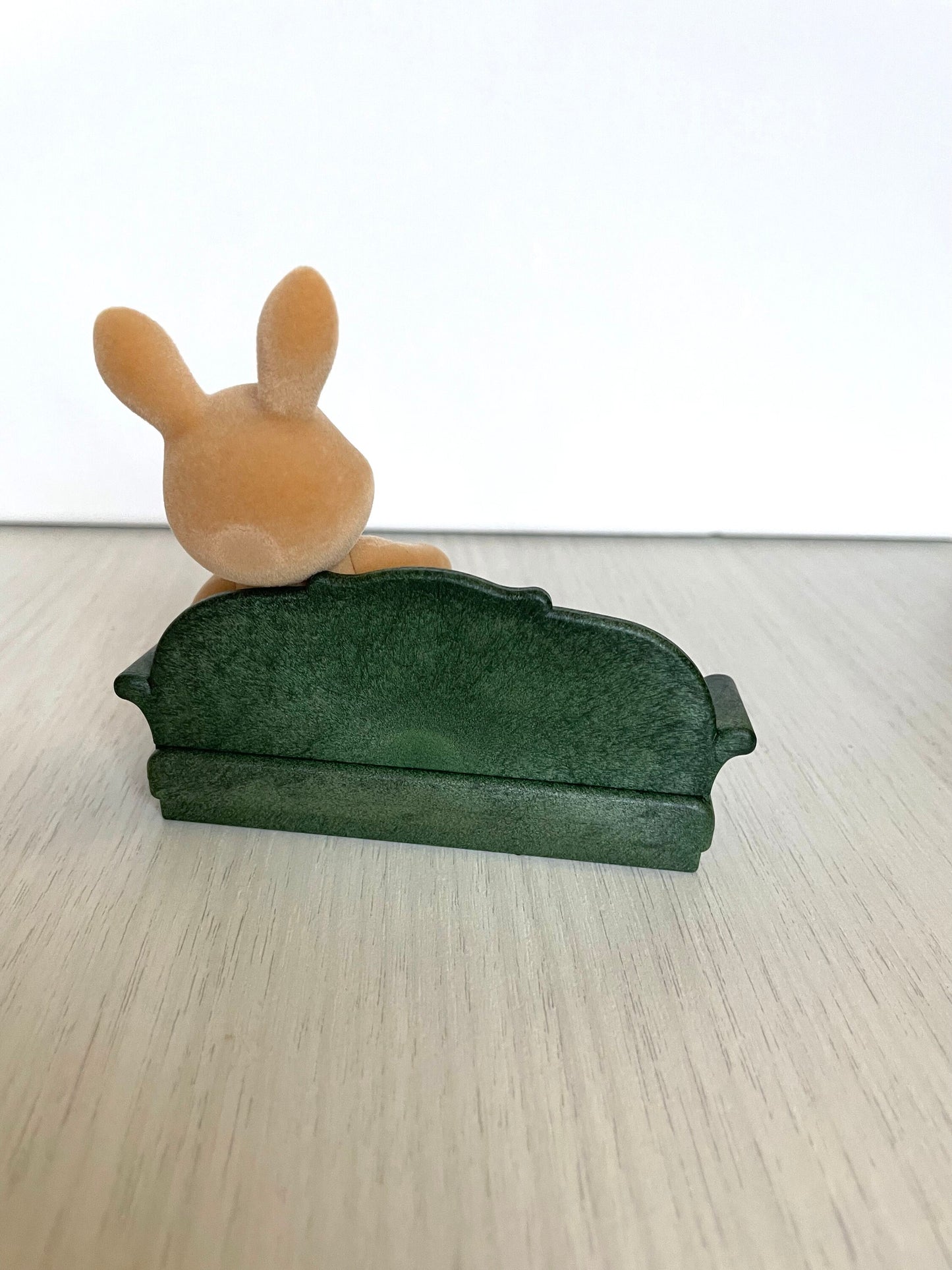 Miniature Calico Critters sofa couch — Sylvanian Families