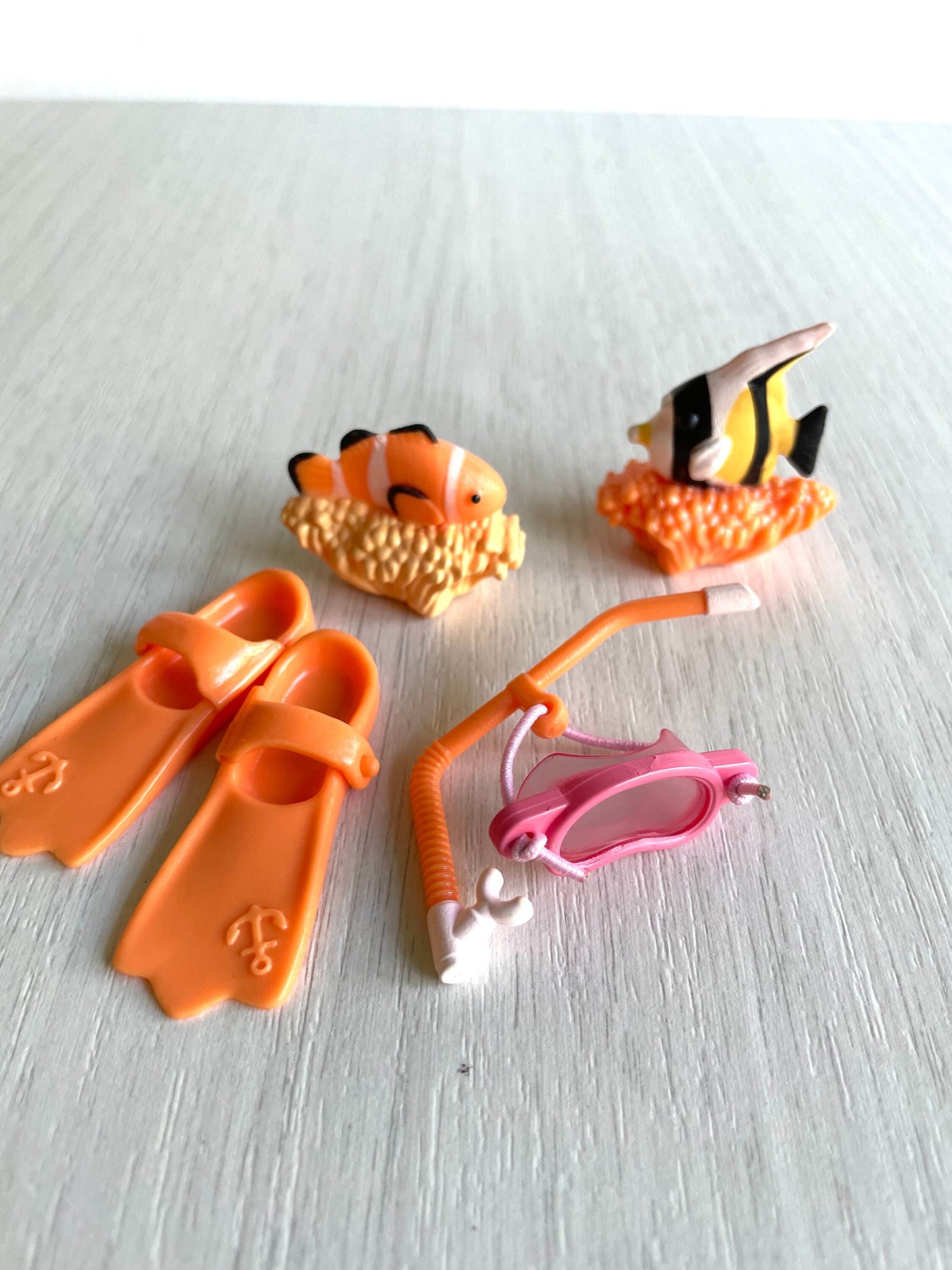 Calico Critters Seaside Treasure Set spares, snorkle, flippers, fish with coral — Sylvanian Families
