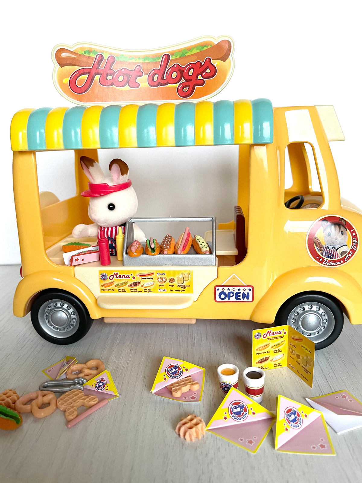 Calico Critters Hot Dog Van New in Sealed Box, Sylvanian Families Food Truck with Over 30 Pieces, Discontinued, photo 3