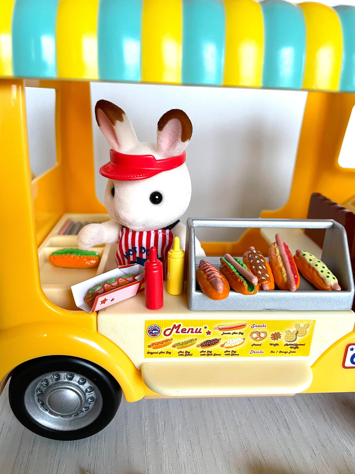 Calico Critters Hot Dog Van New in Sealed Box, Sylvanian Families Food Truck with Over 30 Pieces, Discontinued, photo 4