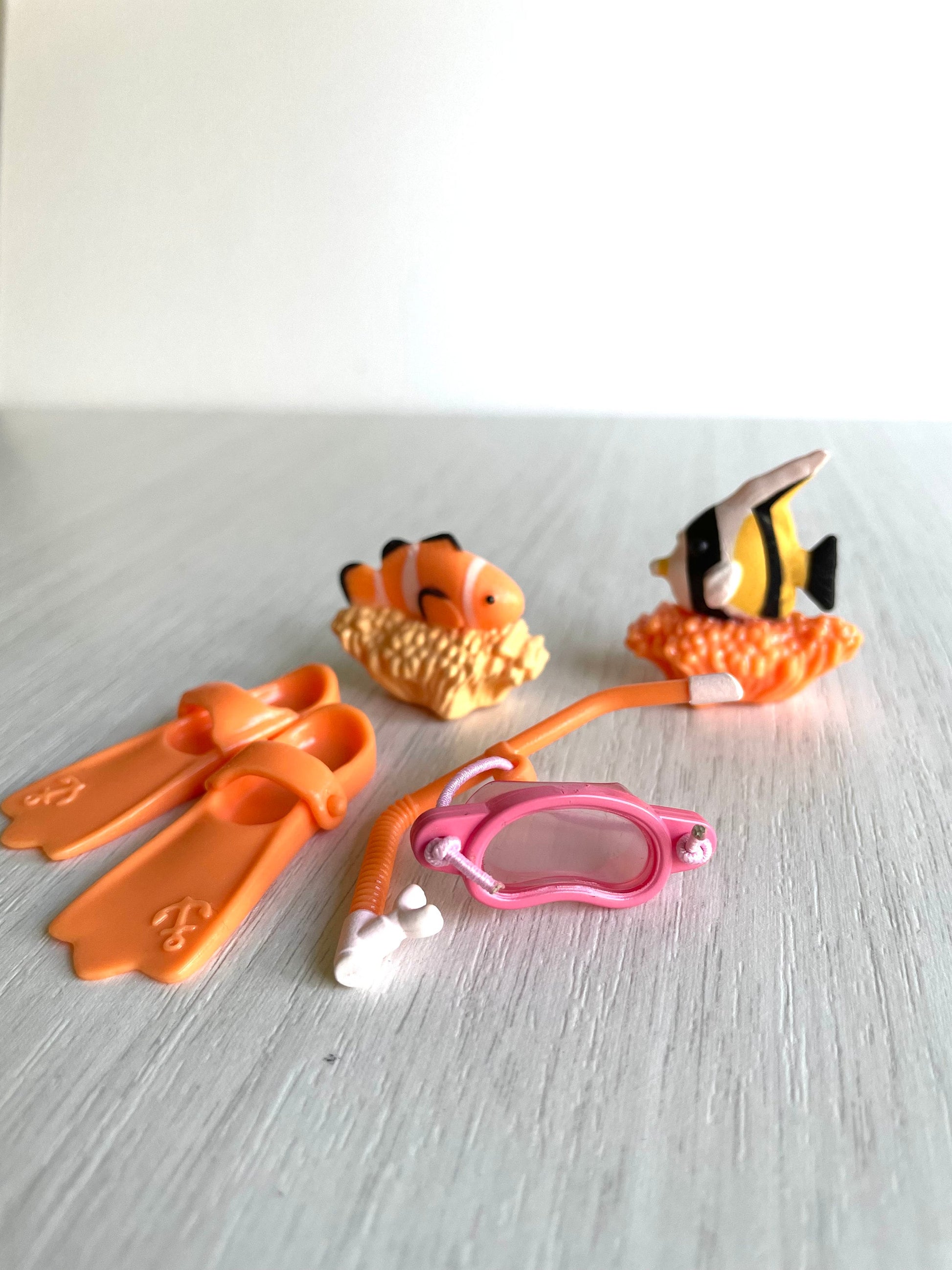 Calico Critters Seaside Treasure Set spares, snorkle, flippers, fish with coral — Sylvanian Families