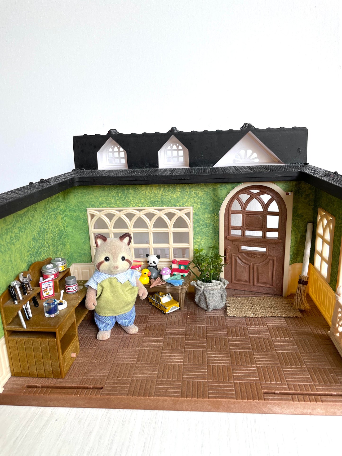 Calico Critters toymaker set with custom wallpaper sweet raspberry home — Sylvanian Families