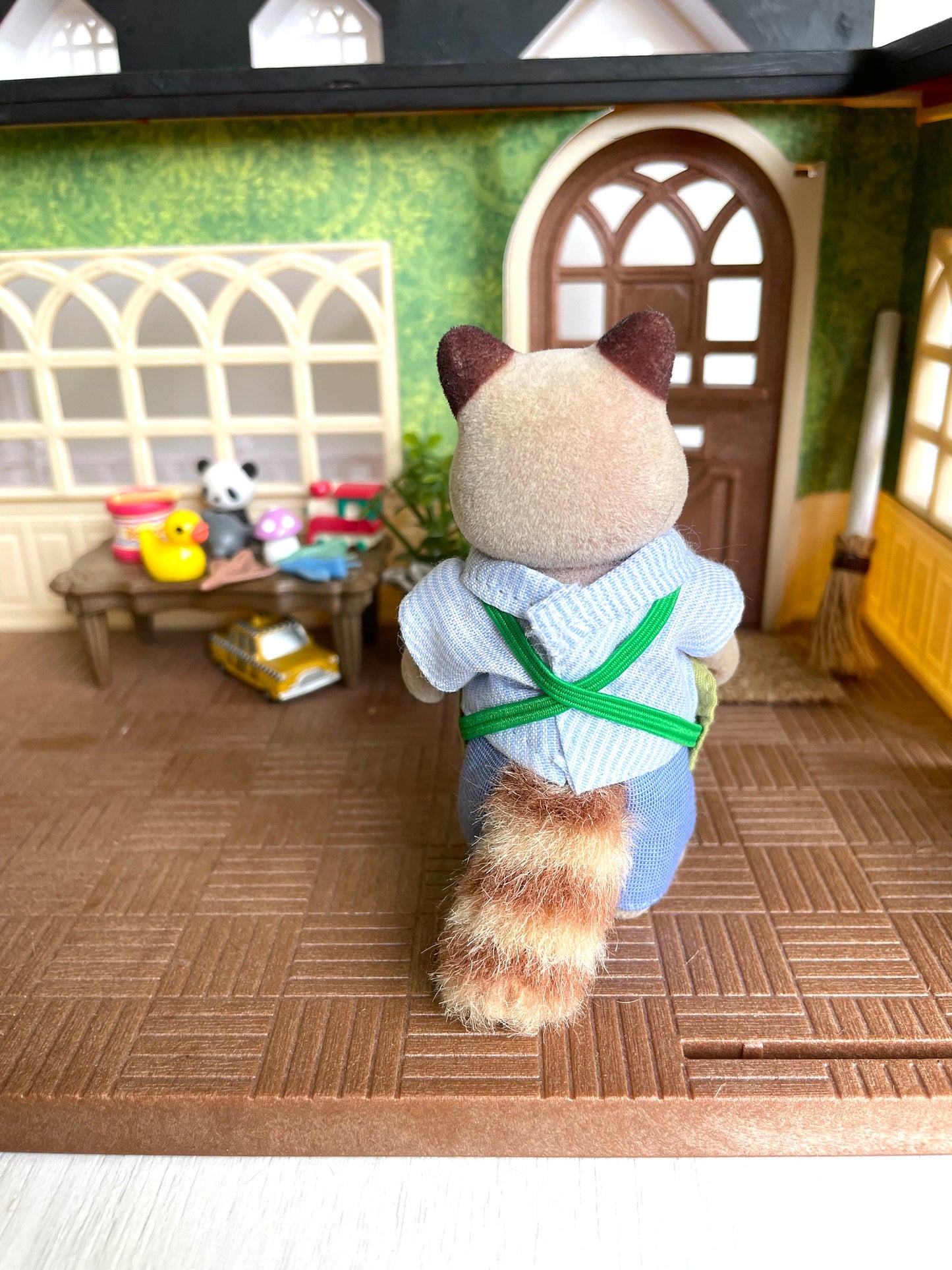 Calico Critters toymaker set with custom wallpaper sweet raspberry home — Sylvanian Families