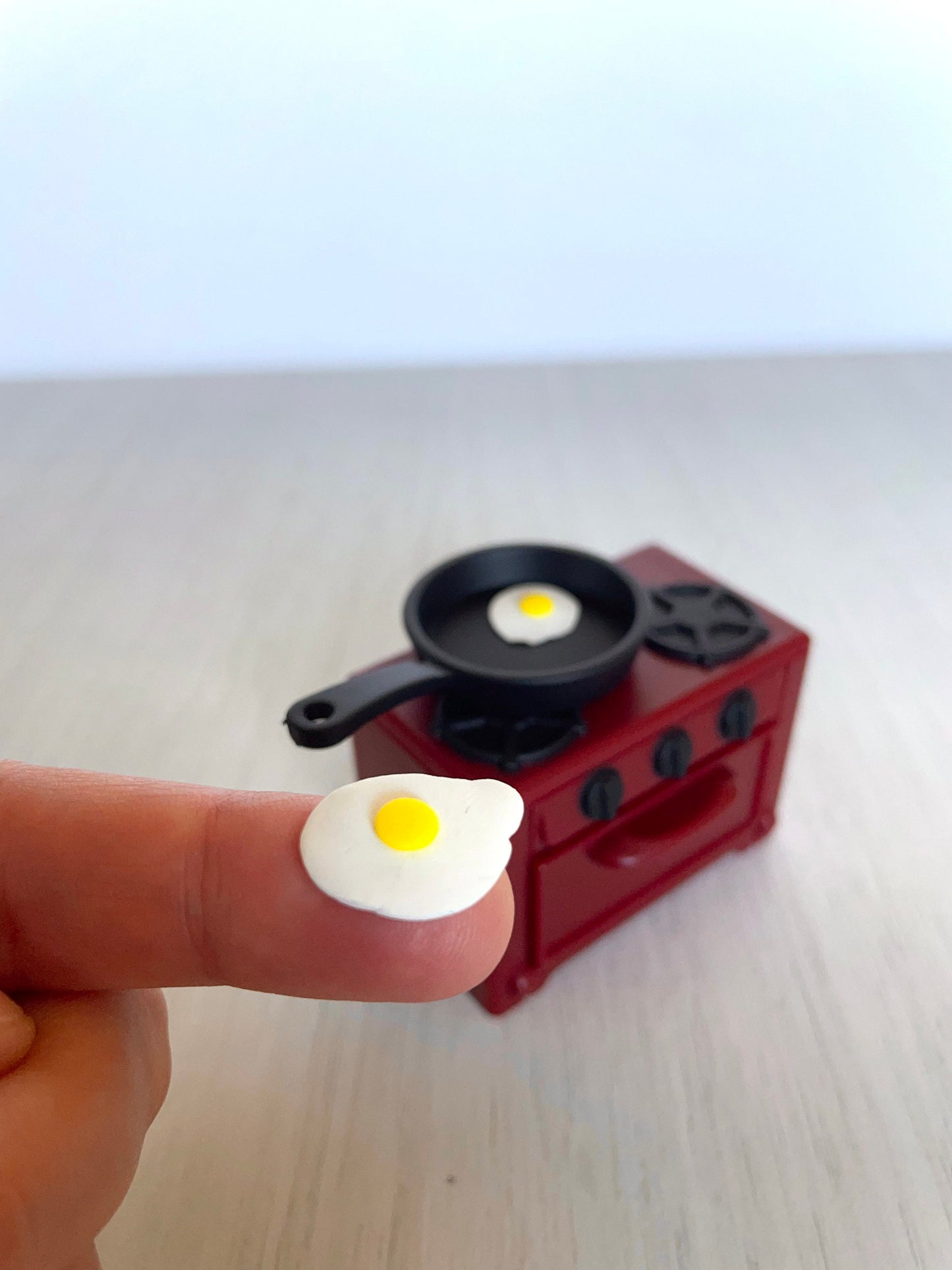Calico Critters stove and oven with frying pan and fried egg, Sylvanian Families stovetop