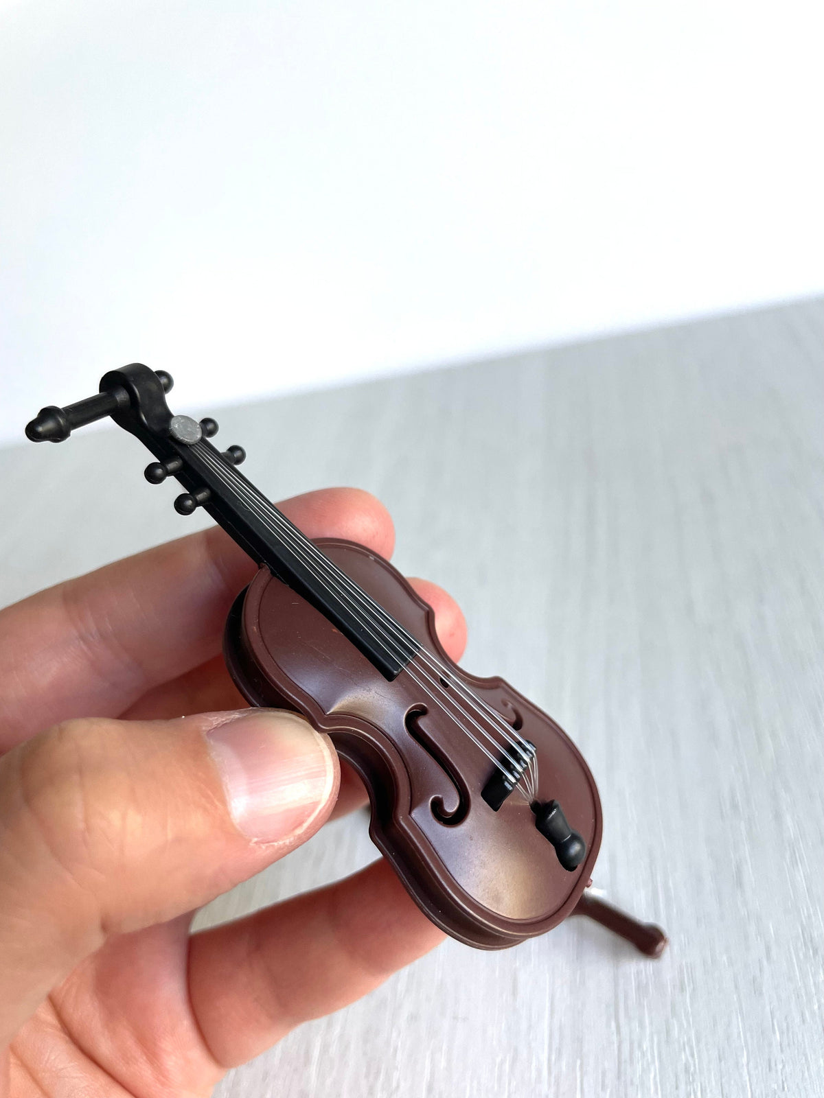 Miniature cello and tiny violin for Calico Critters and Sylvanian Families, photo 2
