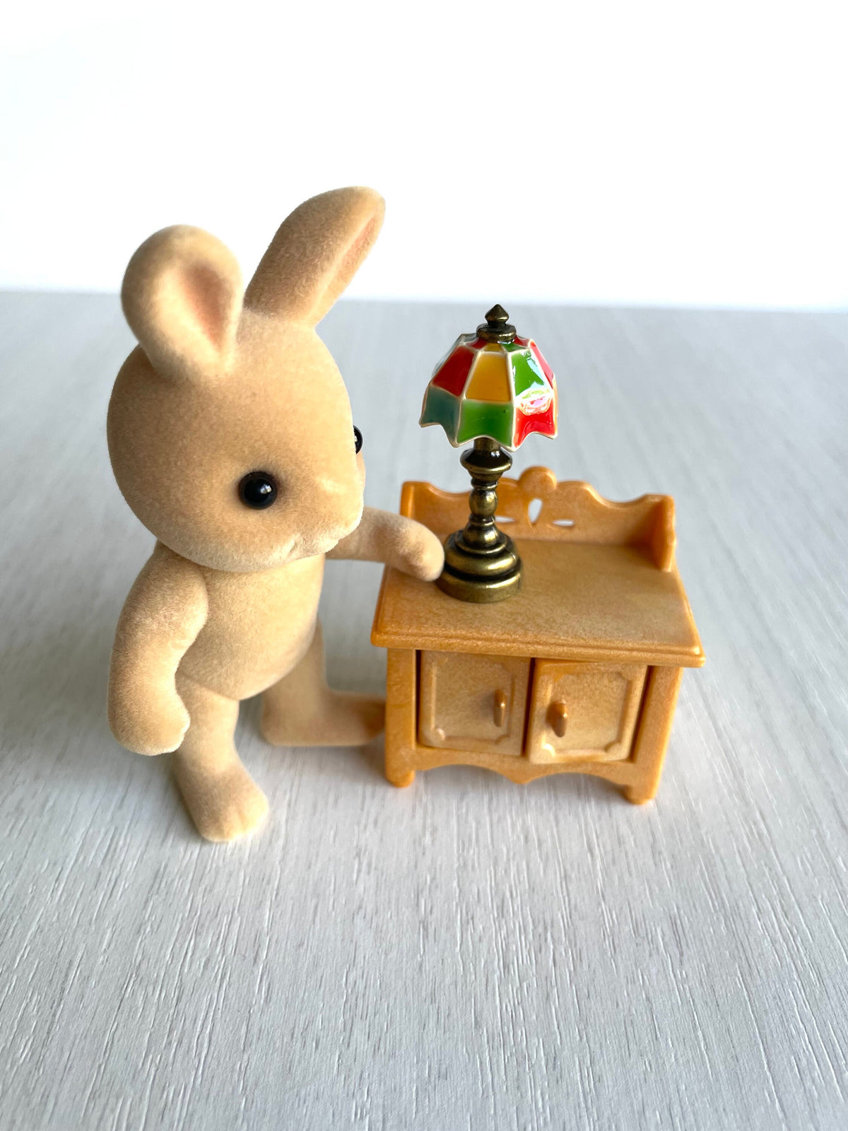 Miniature tiffany lamp with bronze base and colorful lampshade. Rabbit for scale, not included., photo 6 — Calico Critters / Sylvanian Families