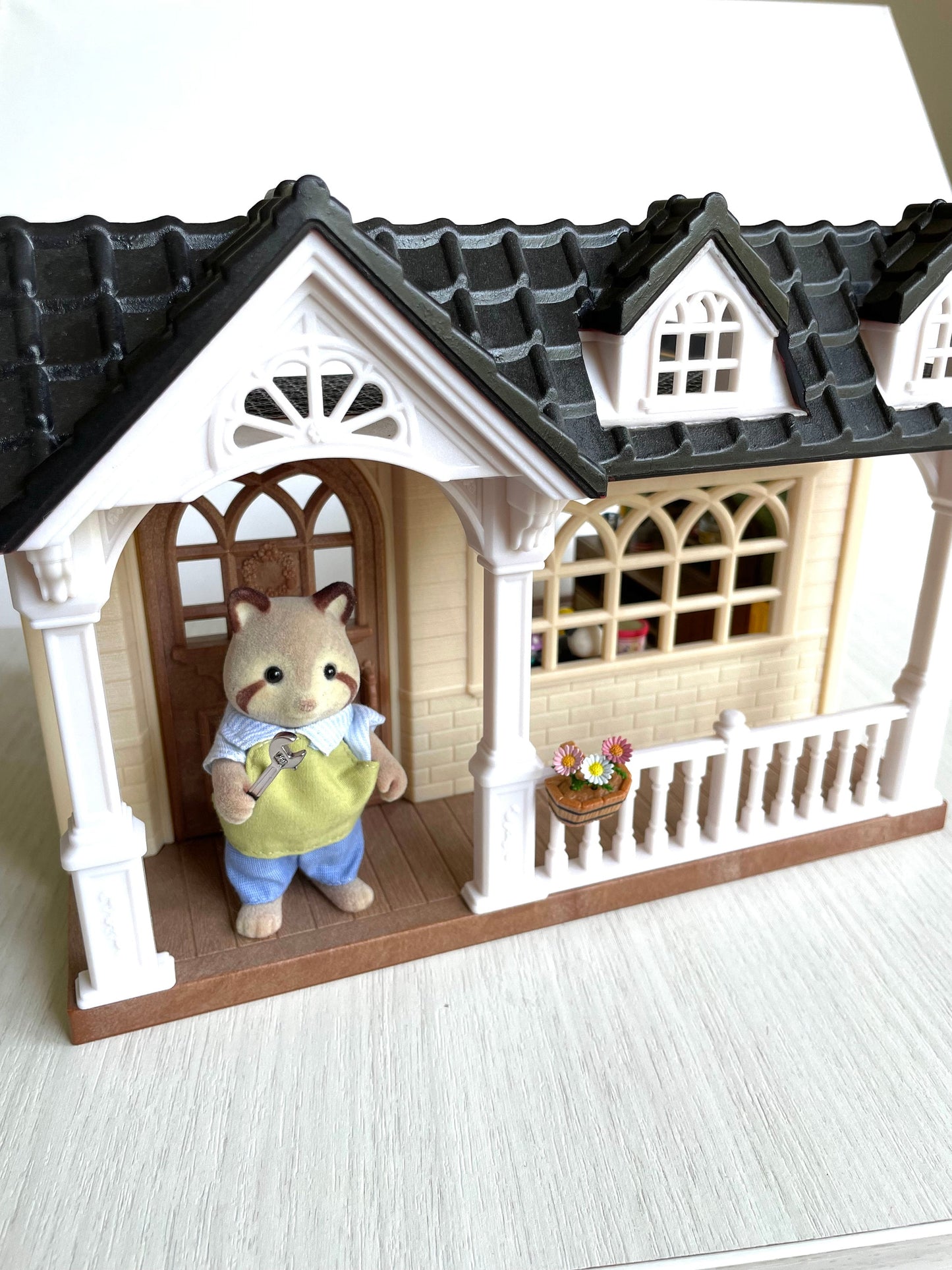 Calico Critters toymaker set with custom wallpaper sweet raspberry home — Sylvanian Families