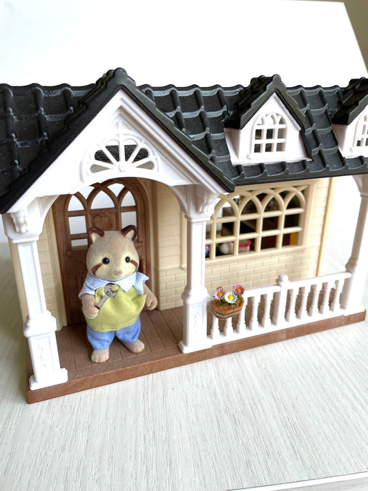 Calico Critters toymaker set with custom wallpaper sweet raspberry home — Sylvanian Families