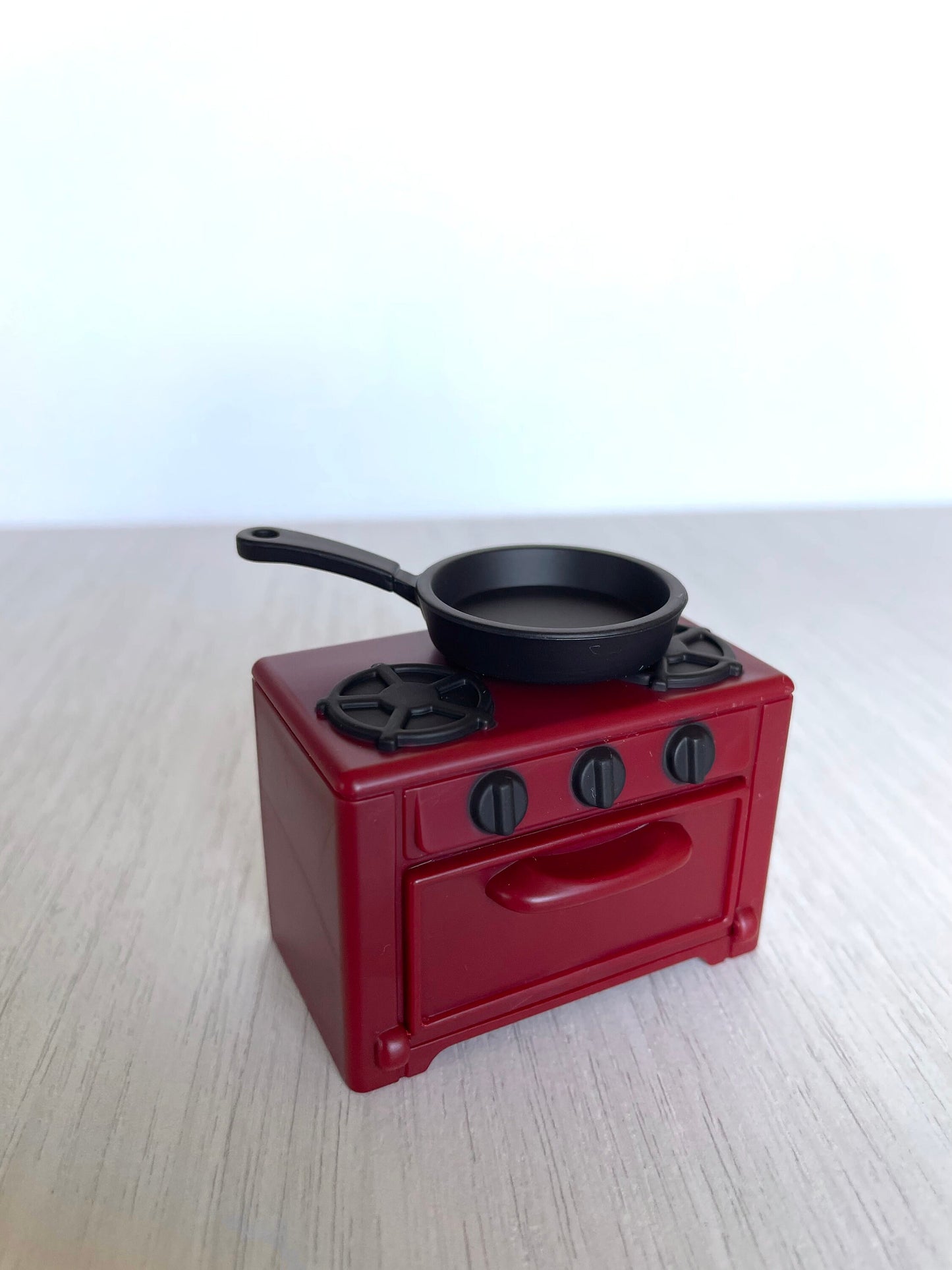 Calico Critters stove and oven with frying pan and fried egg, Sylvanian Families stovetop