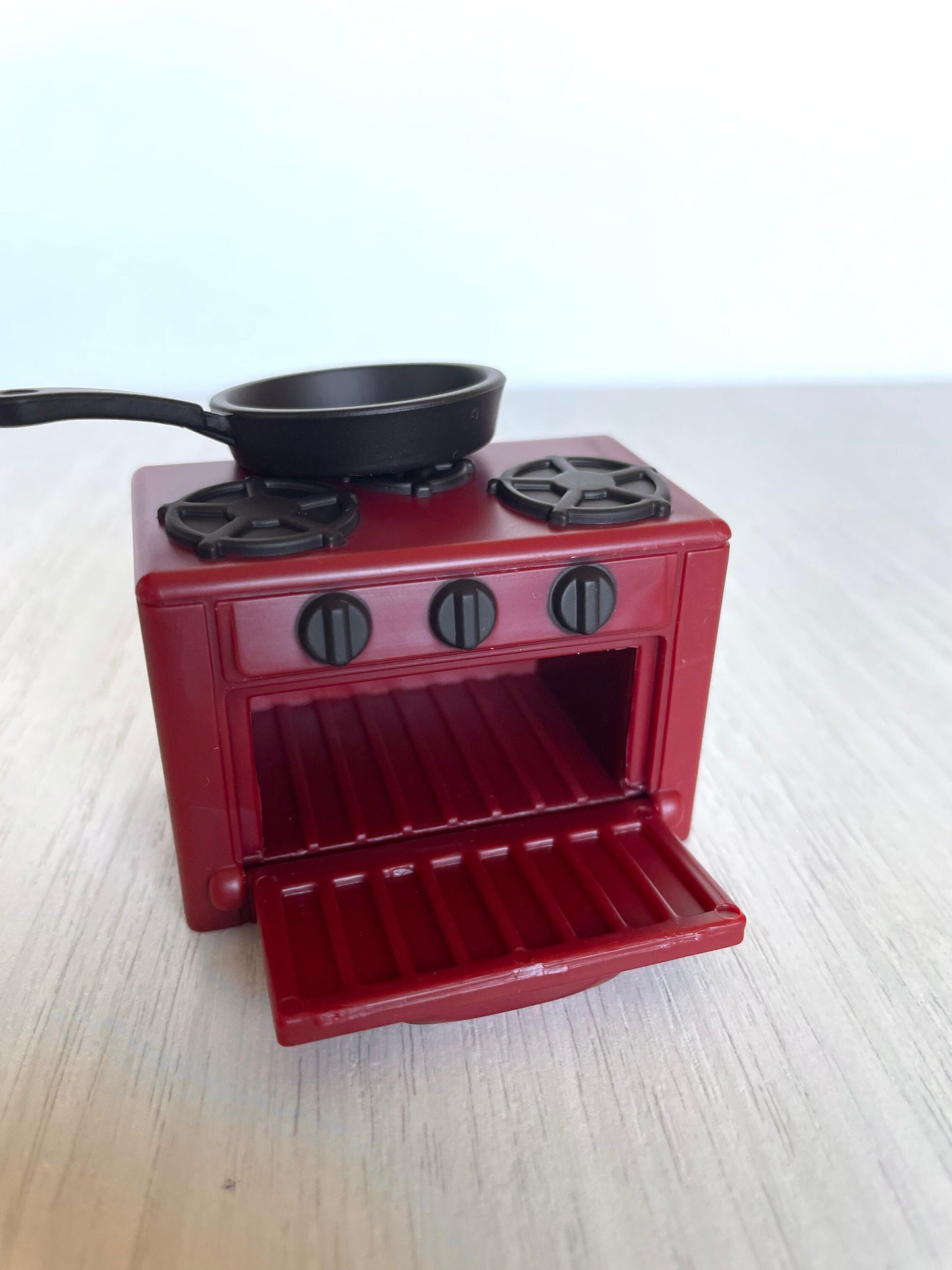 Calico Critters stove and oven with frying pan and fried egg, Sylvanian Families stovetop