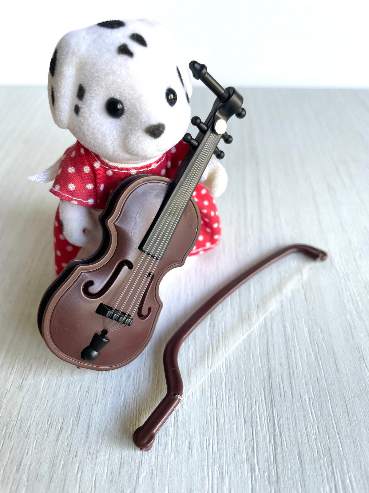 Miniature cello and tiny violin for Calico Critters and Sylvanian Families, photo 4