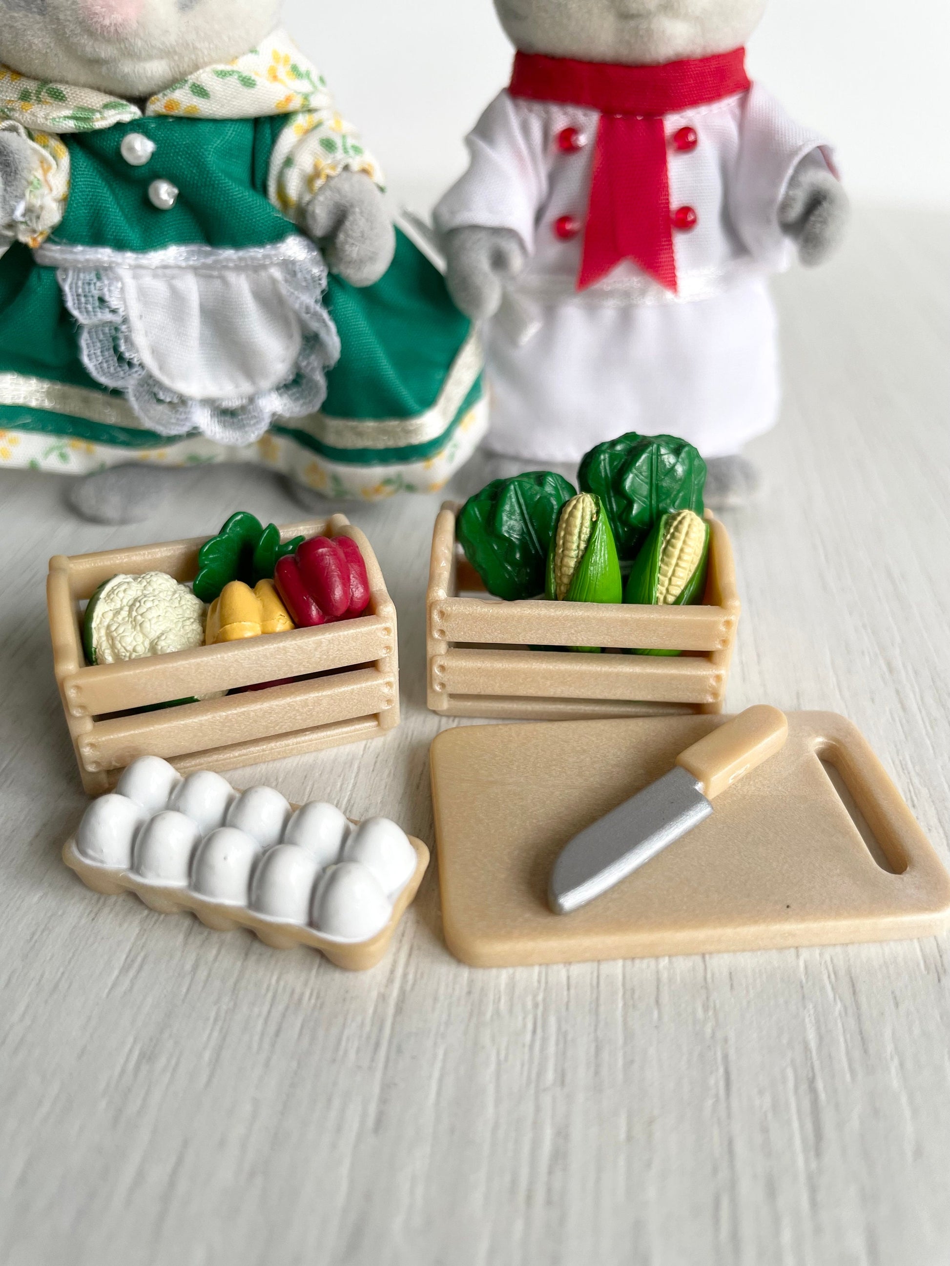 Vintage chef waitress set pieces — Sylvanian Families / Calico Critters Japan exclusive