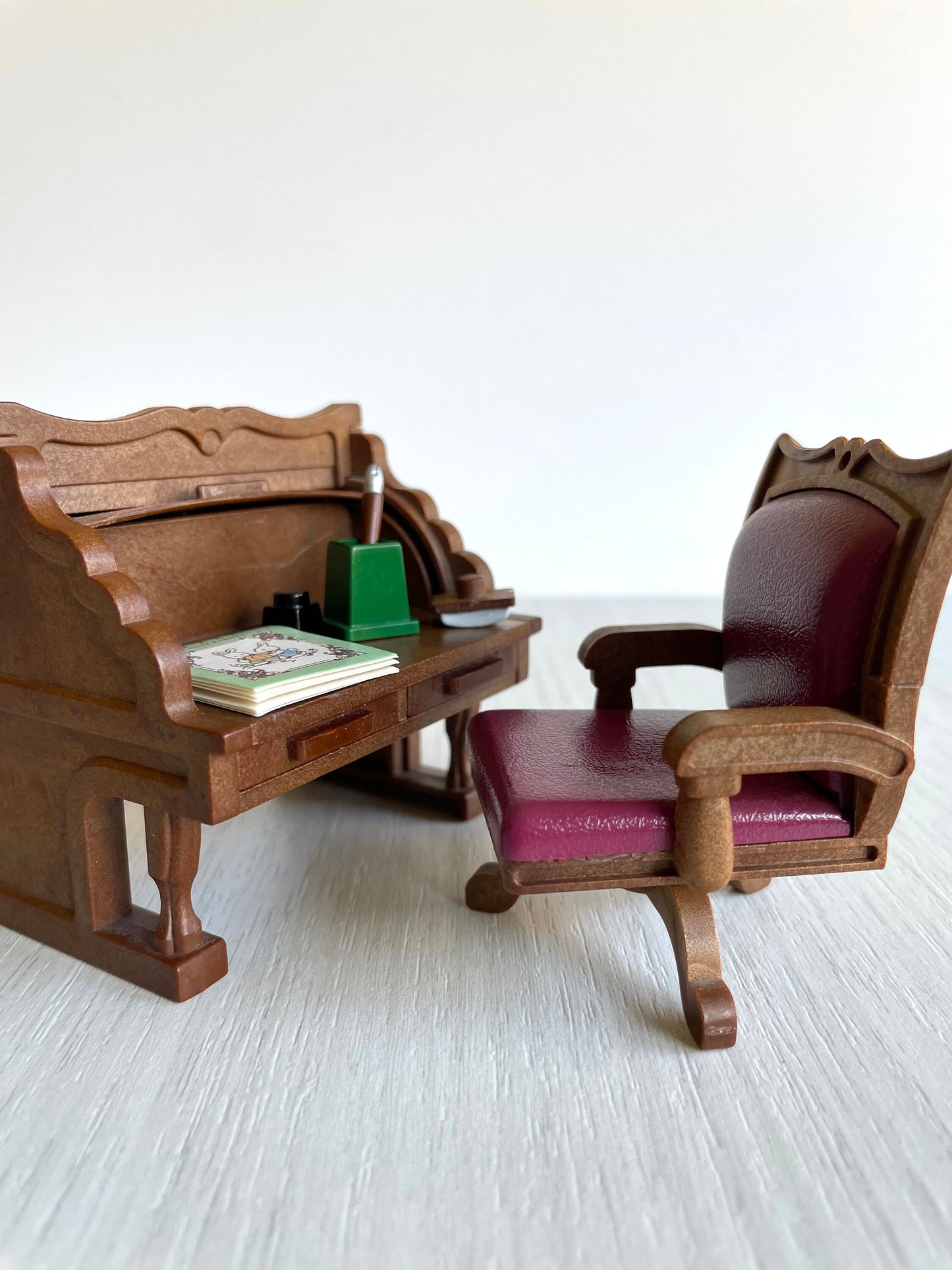 Vintage Sylvanian Families Urban Life Writing Desk Set complete — Calico Critters Japanese