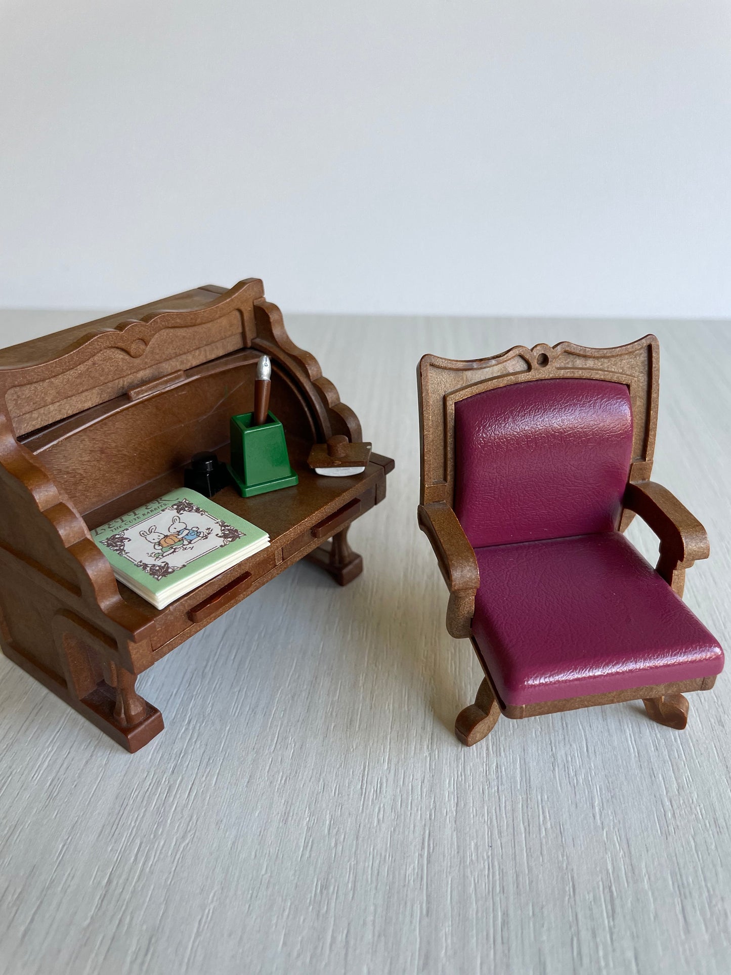Vintage writing desk books and pieces — Sylvanian Families / Calico Critters