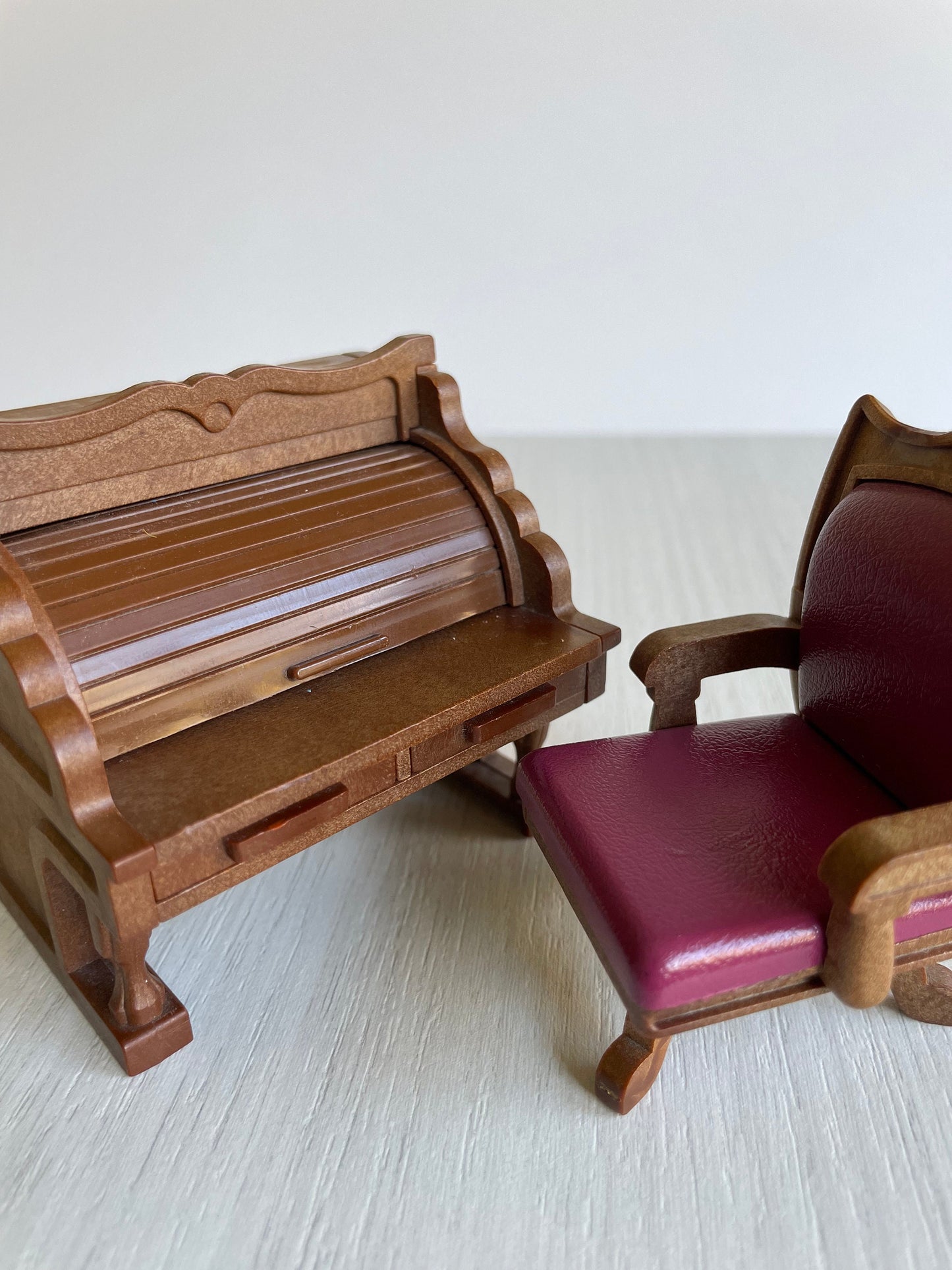 Sylvanian Families writing desk accessories — Calico Critters vintage Japanese set