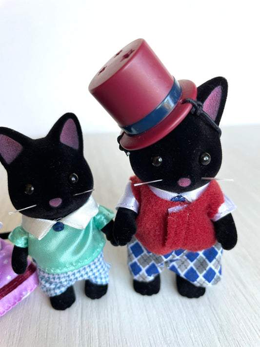 Midnight black cat family brand new — Sylvanian Families / Calico Critters