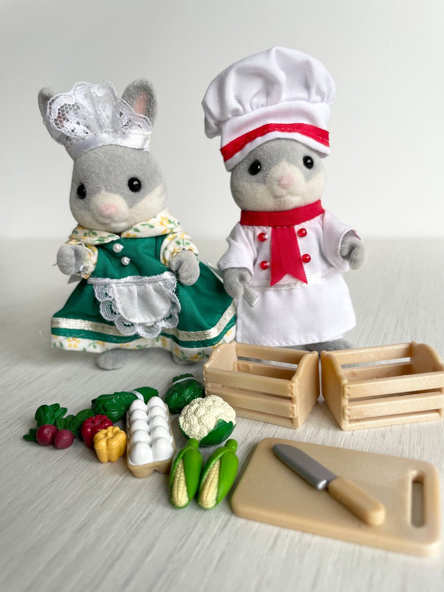 Vintage Sylvanian Families chef and waitress set with cottontail rabbit — Calico Critters Japan limited