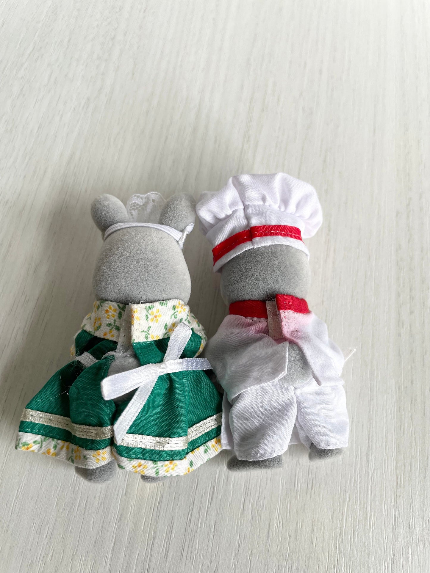 Vintage chef and waitress clothes — Sylvanian Families / Calico Critters