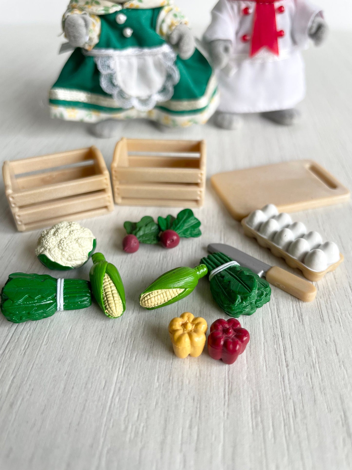 Chef set crate bottom marks condition — vintage Sylvanian Families / Calico Critters