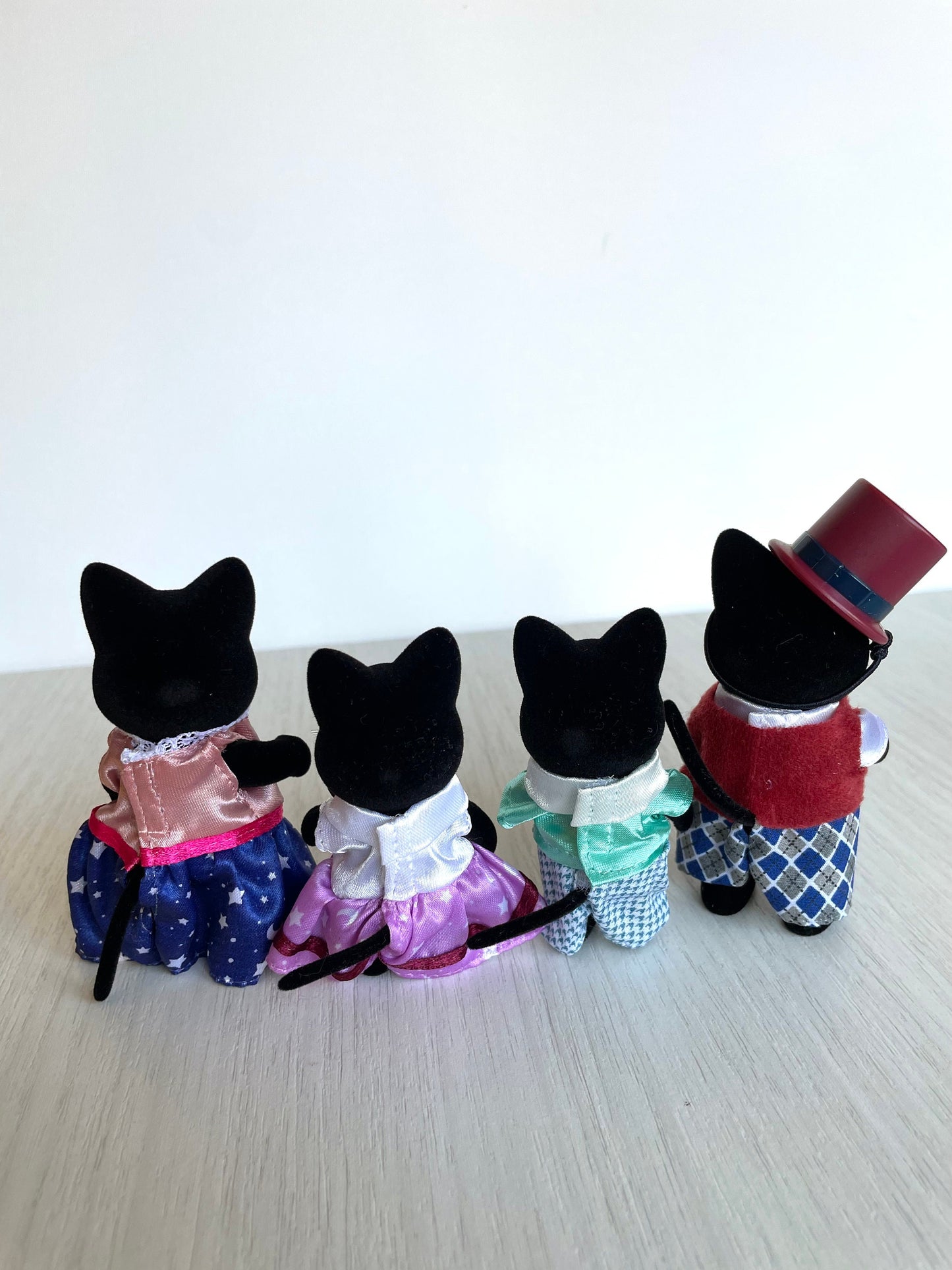 Midnight cat family detail — Sylvanian Families / Calico Critters